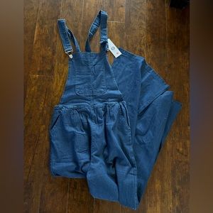 Wide-leg, flowy blue jean overalls!